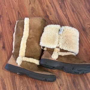 UGG's sundance boots size 7 tan  suede shearling